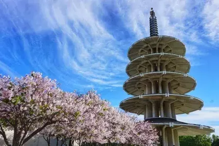 日本城的和平宝塔